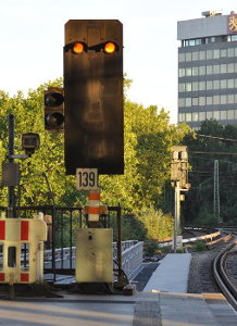 Sv-Signal 139 in Dammtor mit großem Signalschirm